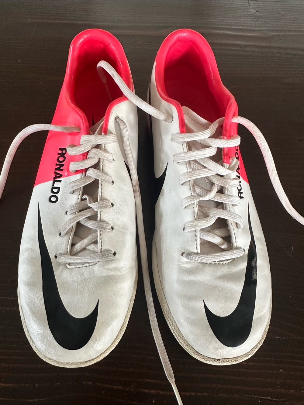 Nine Mercurial Victory III IC 212 Euro Clash Pack with Ronaldo on the Side.